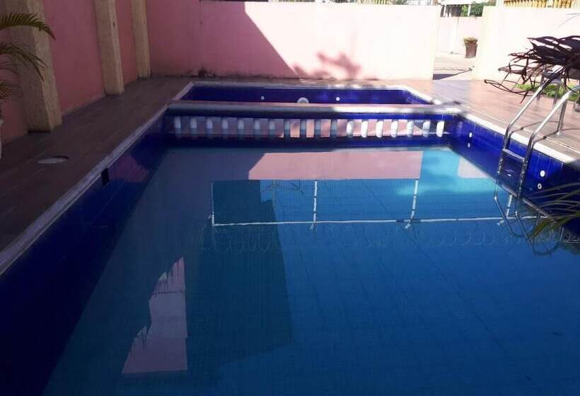 هتل Del Balsas Lazaro Cardenas