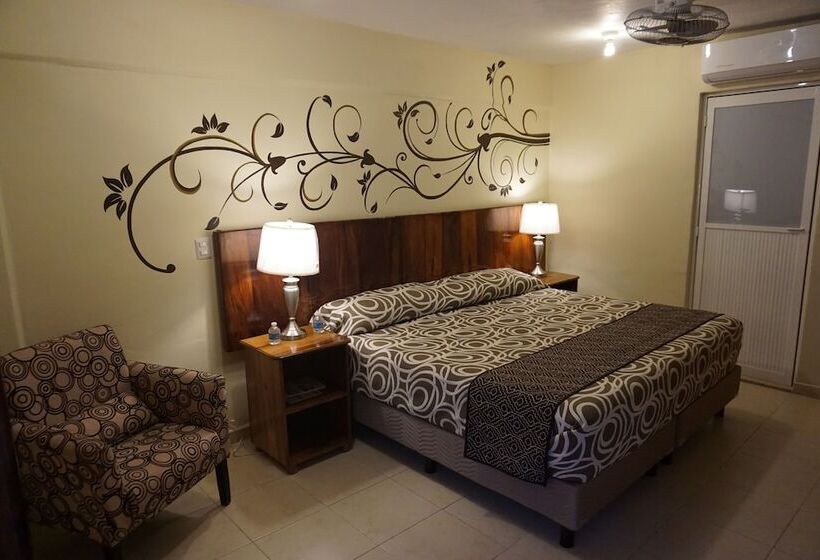 هتل Del Balsas Lazaro Cardenas