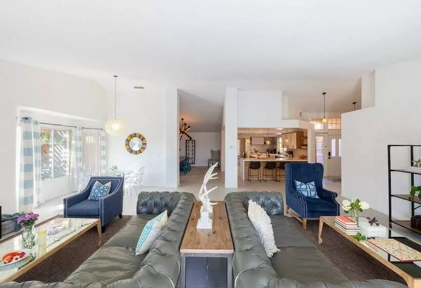 Larrea By Avantstay Luxurious Oasis W/ Pool & Hot Tub!