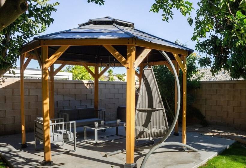 Larrea By Avantstay Luxurious Oasis W/ Pool & Hot Tub!