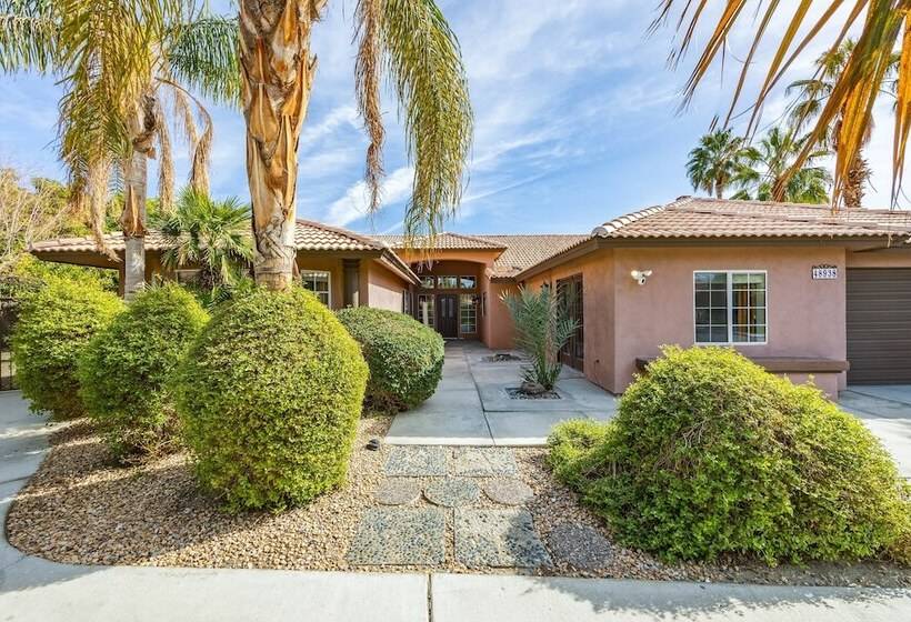 Larrea By Avantstay Luxurious Oasis W/ Pool & Hot Tub!