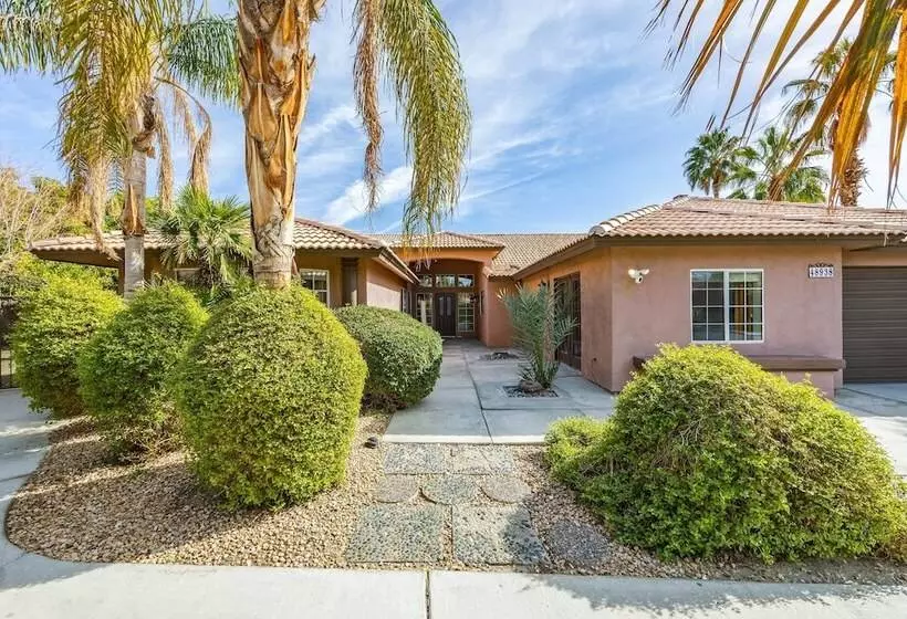 Larrea By Avantstay Luxurious Oasis W/ Pool & Hot Tub!