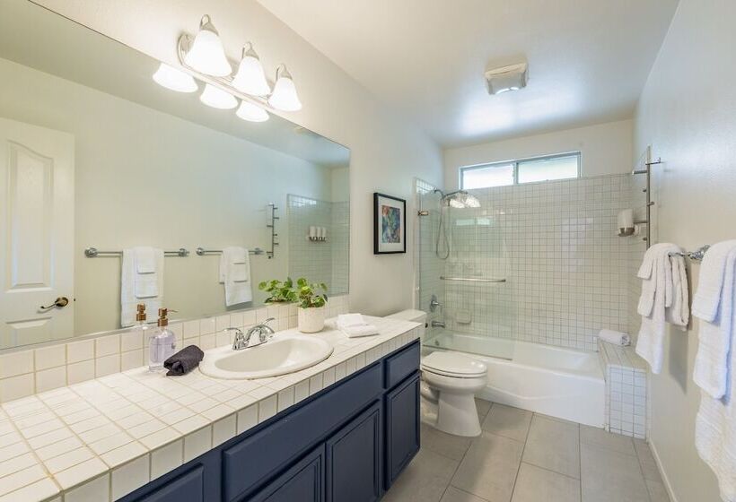 Larrea By Avantstay Luxurious Oasis W/ Pool & Hot Tub!