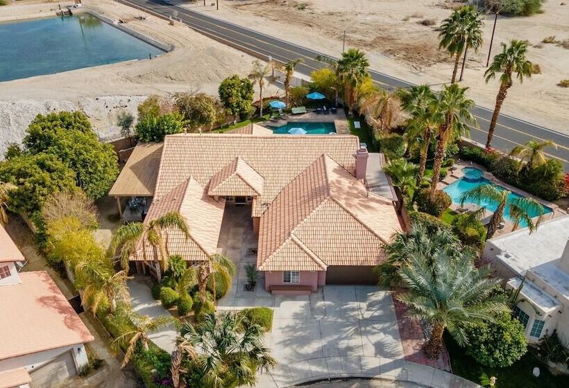 Larrea By Avantstay Luxurious Oasis W/ Pool & Hot Tub!