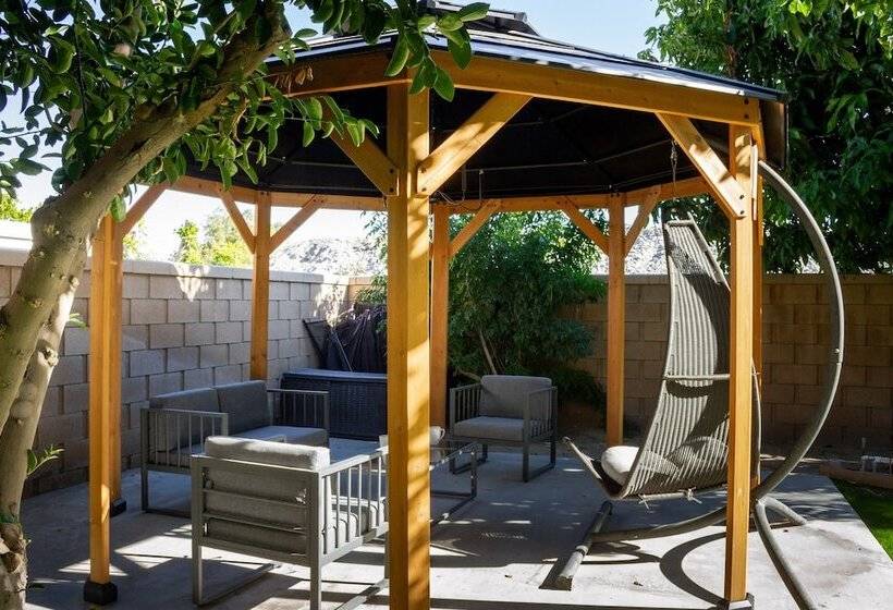 Larrea By Avantstay Luxurious Oasis W/ Pool & Hot Tub!