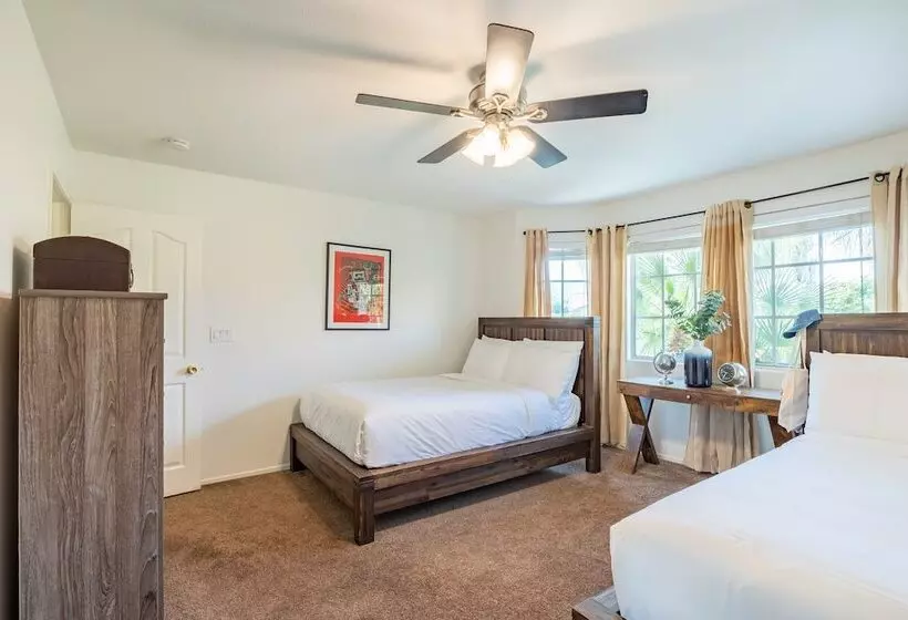 Larrea By Avantstay Luxurious Oasis W/ Pool & Hot Tub!