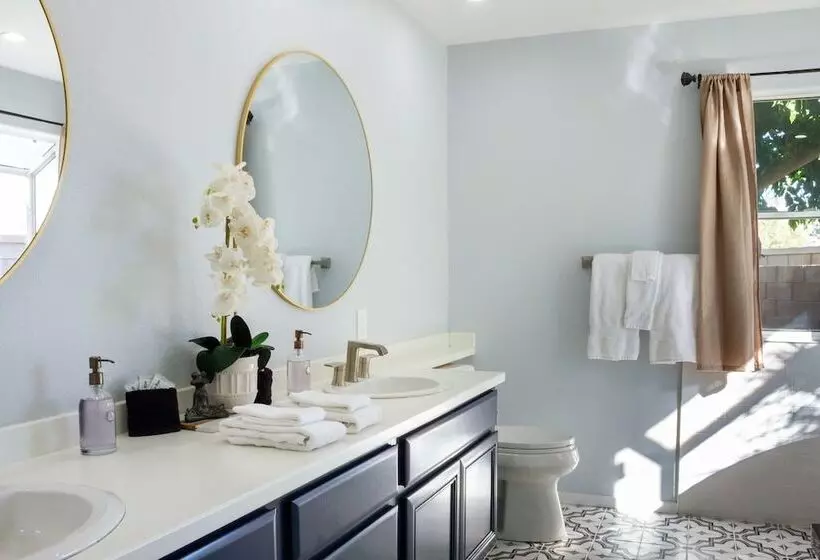 Larrea By Avantstay Luxurious Oasis W/ Pool & Hot Tub!