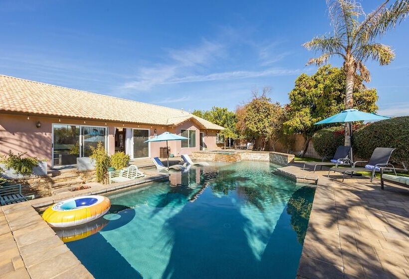 Larrea By Avantstay Luxurious Oasis W/ Pool & Hot Tub!