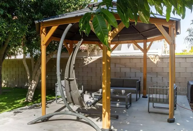 Larrea By Avantstay Luxurious Oasis W/ Pool & Hot Tub!