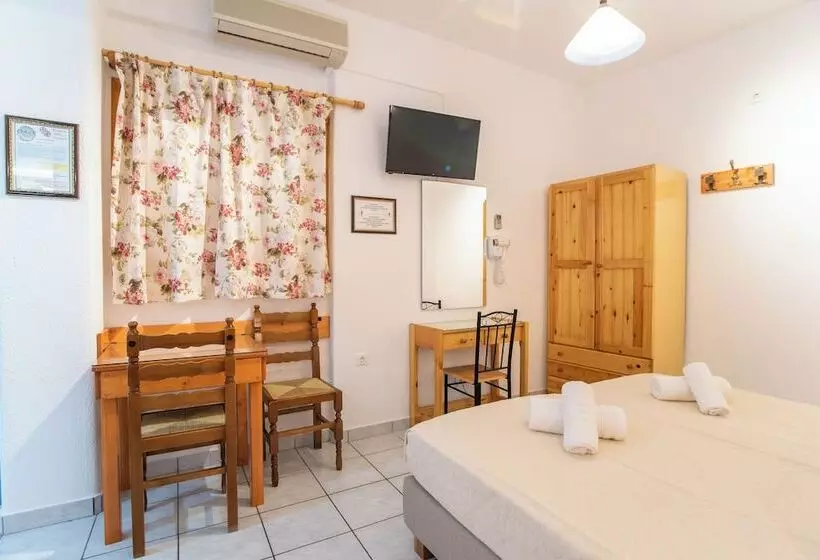 Majatalo Room In Apartment   Comfort Double Or Twin Room Semi Basement