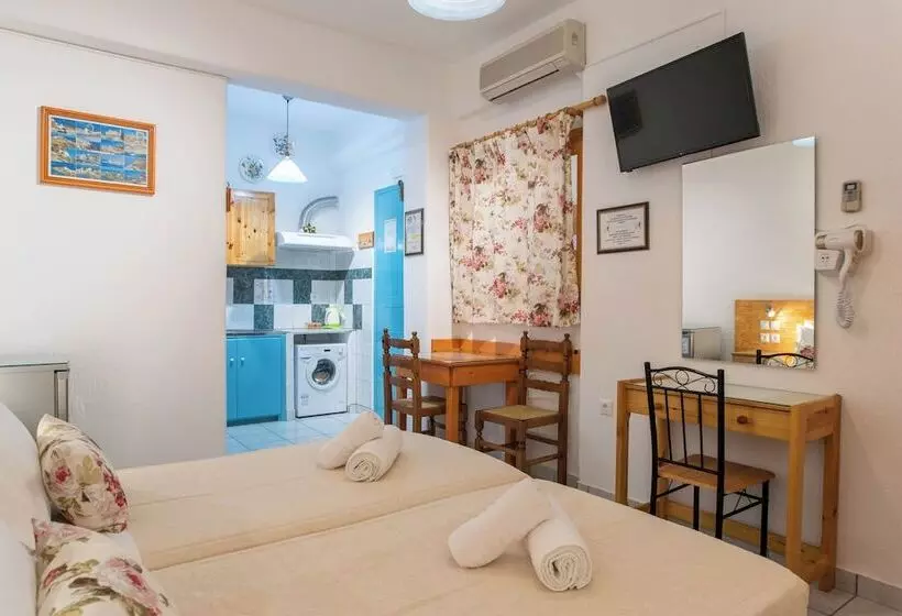 Majatalo Room In Apartment   Comfort Double Or Twin Room Semi Basement