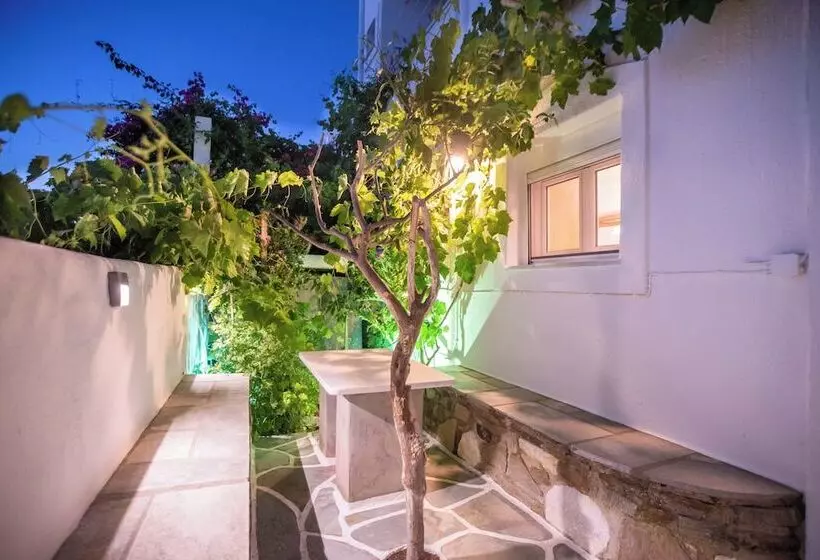 Majatalo Room In Apartment   Comfort Double Or Twin Room Semi Basement