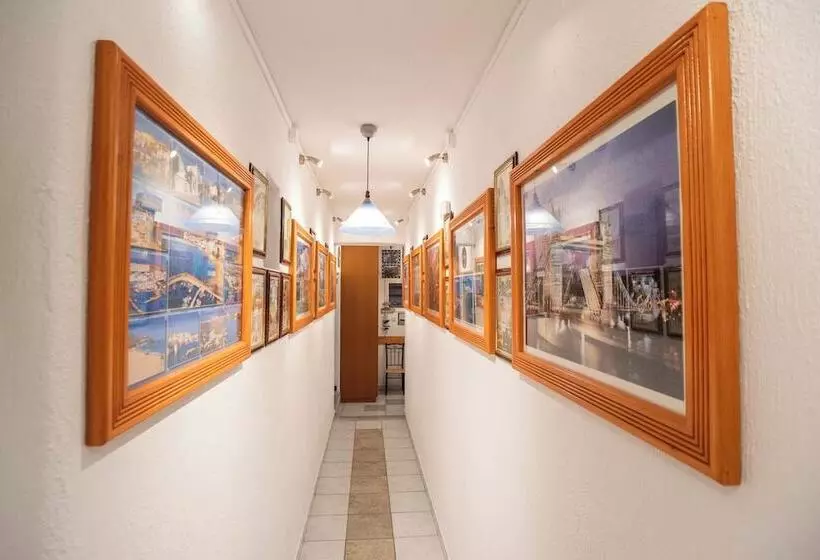 Majatalo Room In Apartment   Comfort Double Or Twin Room Semi Basement