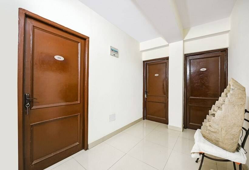 Fabhotel Ginger Grass