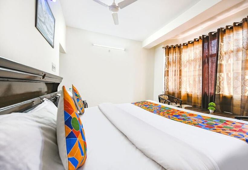 Fabhotel Ginger Grass