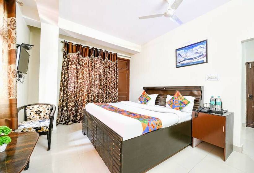 Fabhotel Ginger Grass