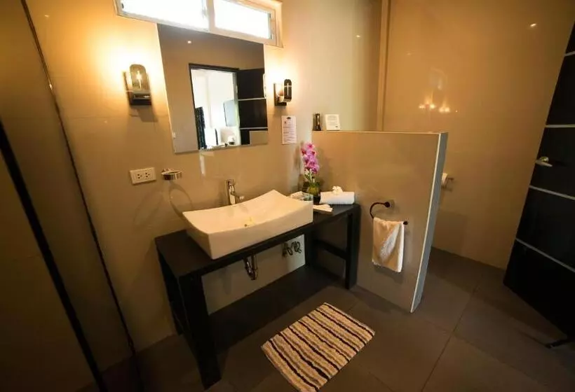 ホテル Alona Royal Palm Resort