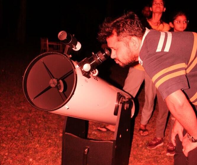 בית מלון כפרי Tusk And Roar Corbett Resort