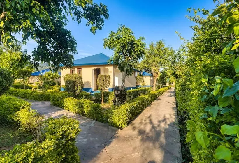 هتل Tusk And Roar Corbett Resort