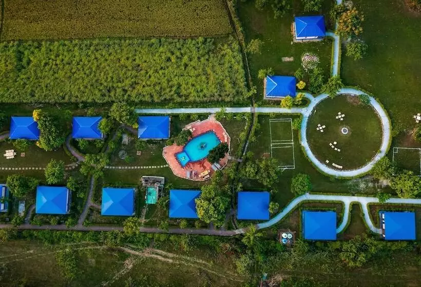 هتل Tusk And Roar Corbett Resort