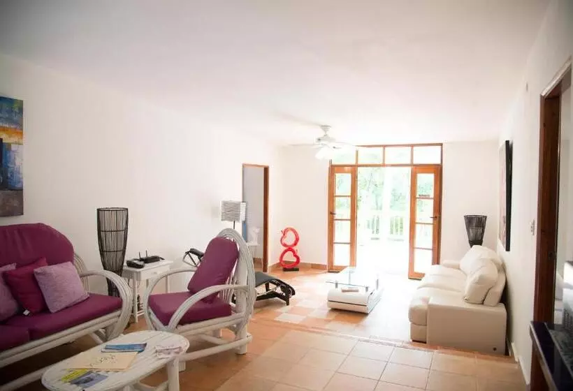 تختخواب و صبحانه Contadora Island Inn