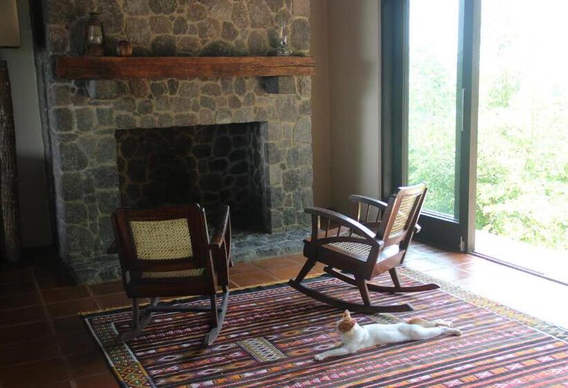 تختخواب و صبحانه El Respiro Ecolodge