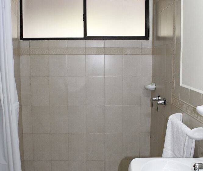 تختخواب و صبحانه Hostal Don Guillermo