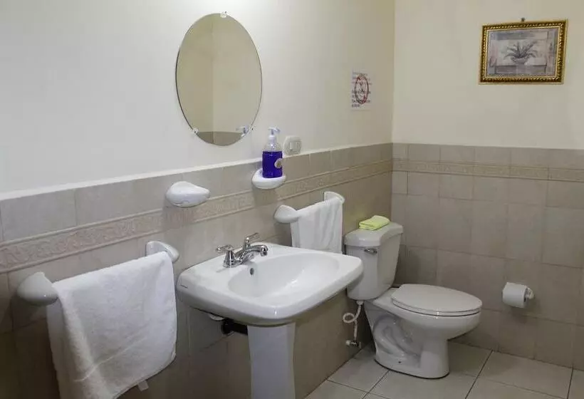 تختخواب و صبحانه Hostal Don Guillermo