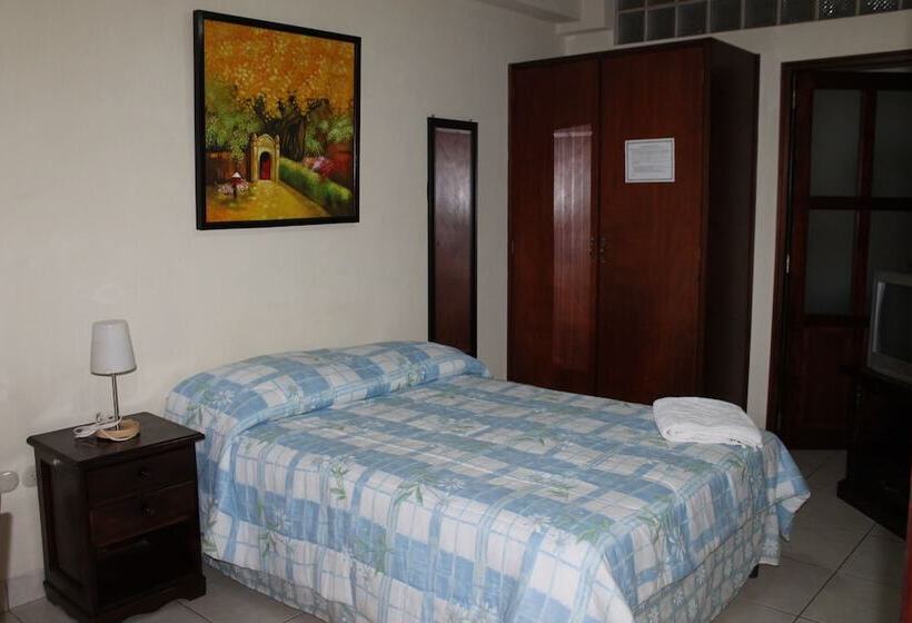 تختخواب و صبحانه Hostal Don Guillermo