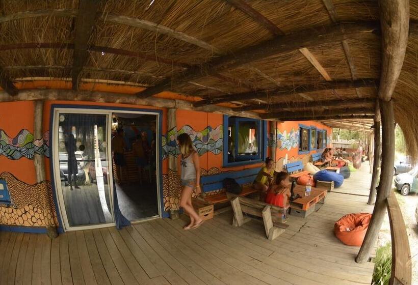 Compay Hostel La Pedrera