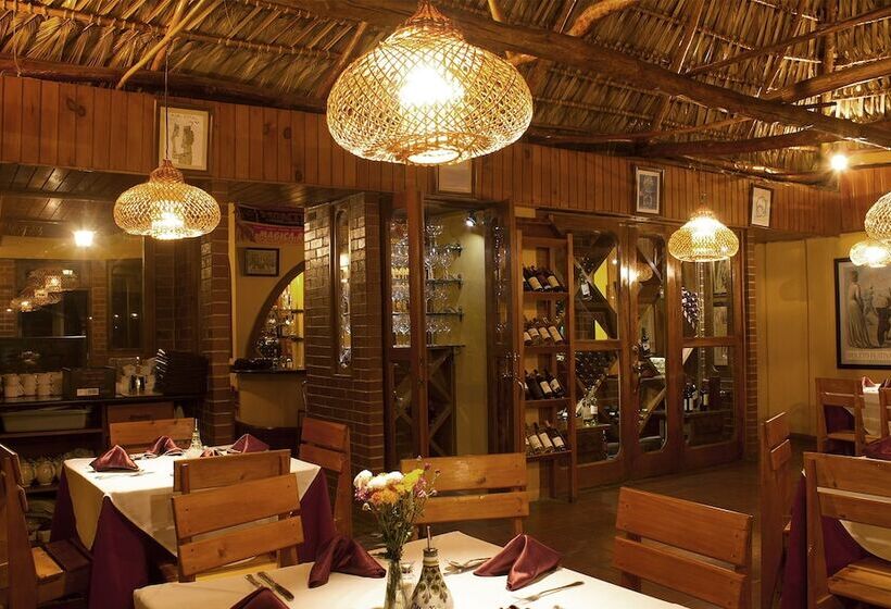 هتل Dos Mundos Panajachel