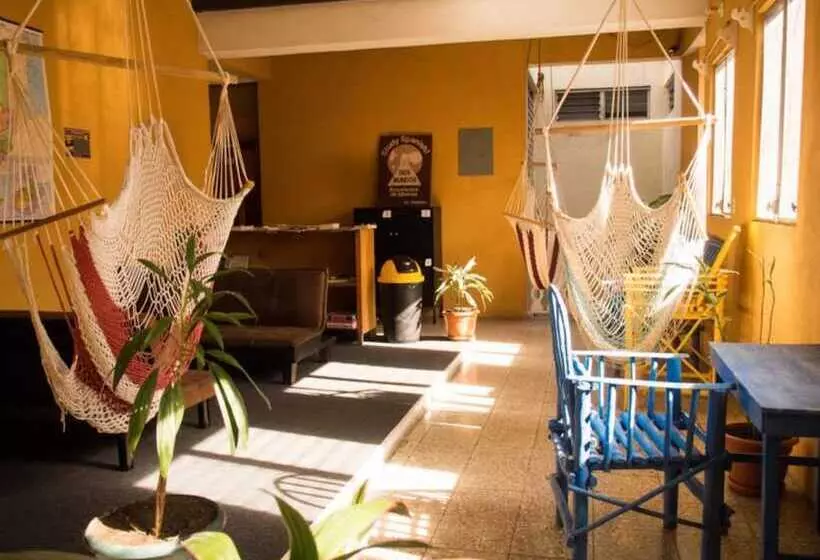 هتل Hostel Yaxha