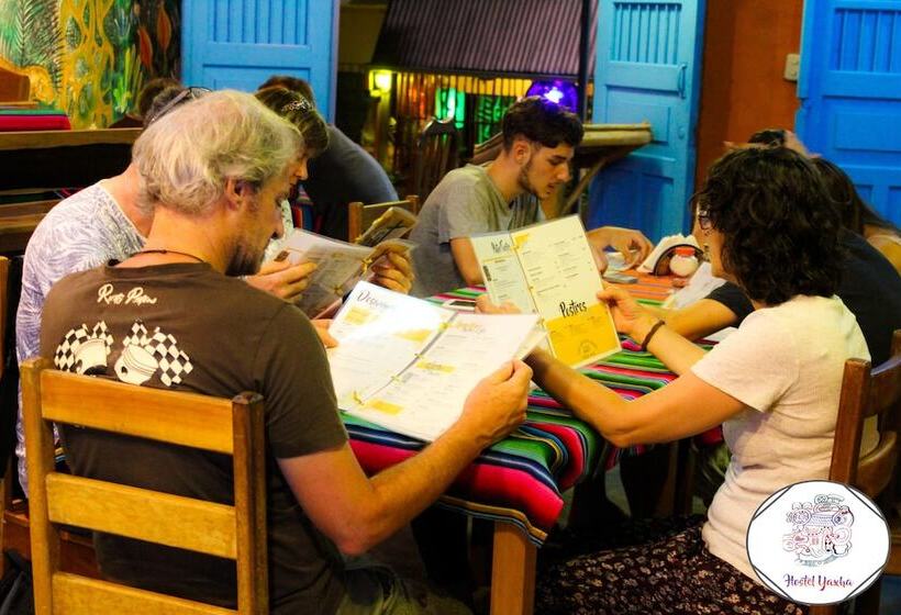 هتل Hostel Yaxha
