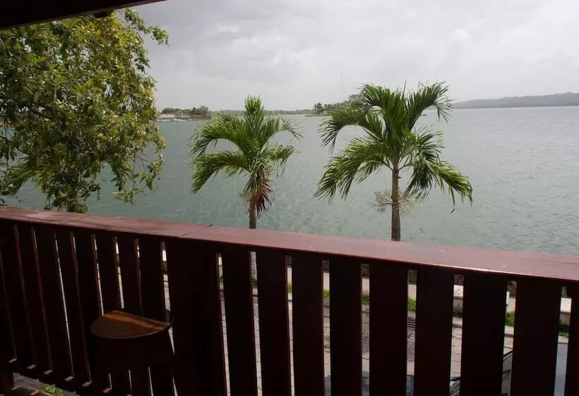 هتل Hostel Yaxha