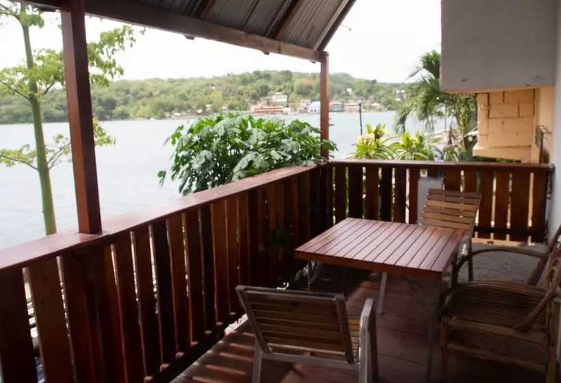 هتل Hostel Yaxha