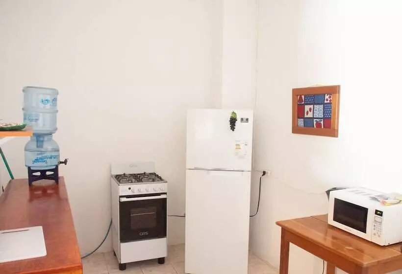 هتل Hostel Yaxha