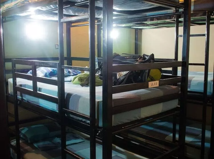 هتل Hostel Yaxha