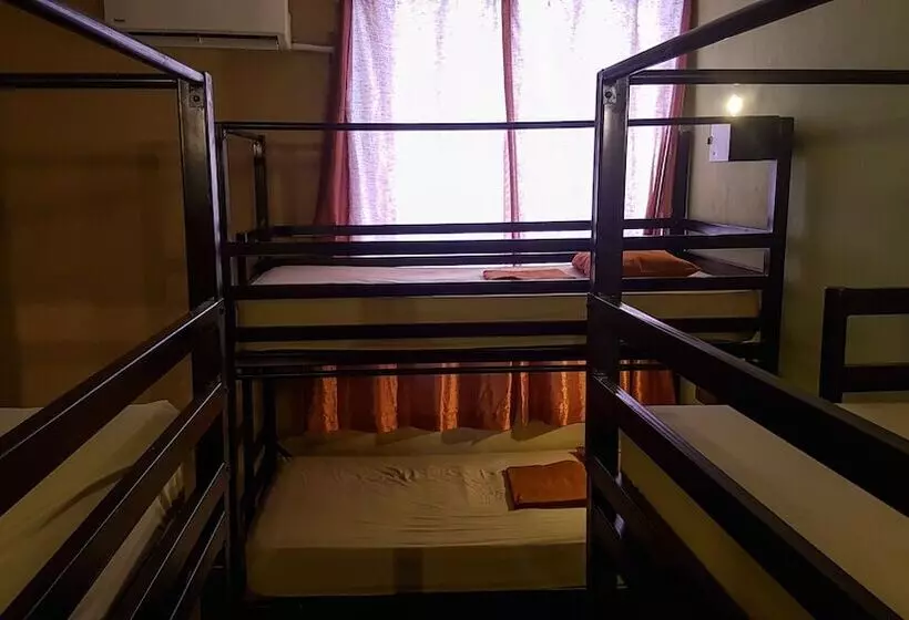 هتل Hostel Yaxha