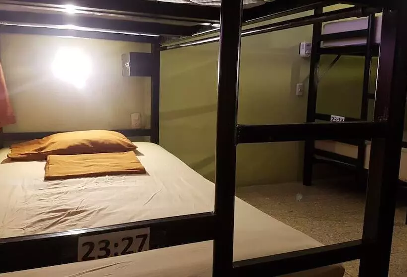 هتل Hostel Yaxha