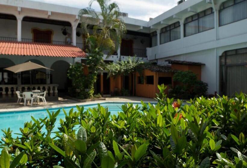 هتل Posada De Don José