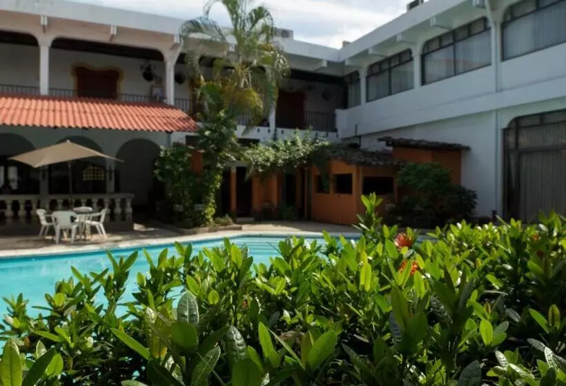 هتل Posada De Don José