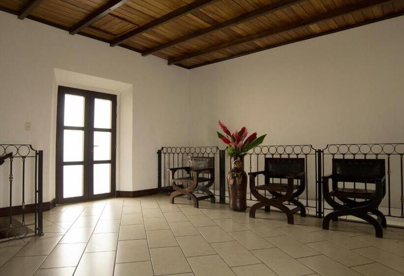 هتل Posada De Don José