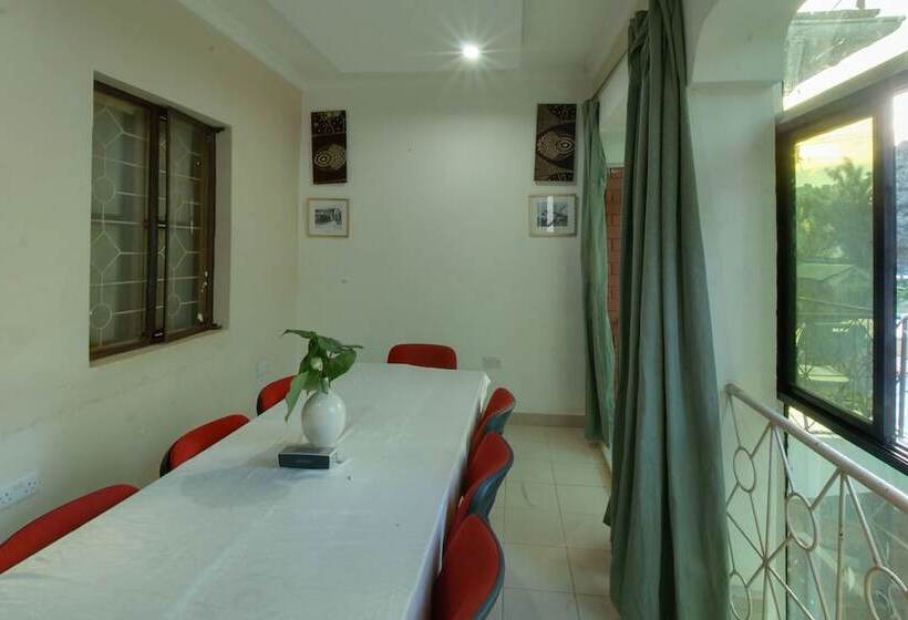 ホテル The Walkgard Transit