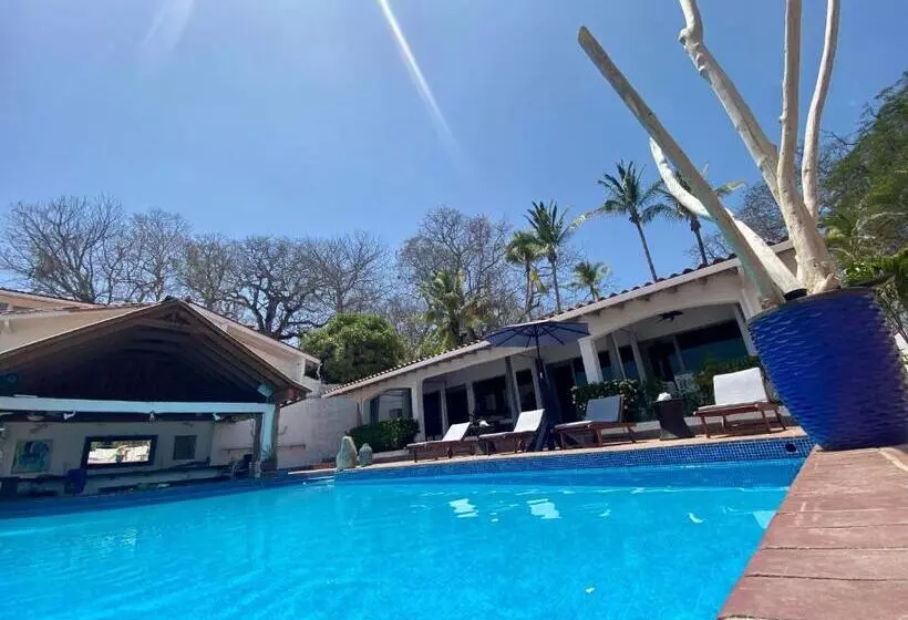 هتل Villa Condesa Del Mar