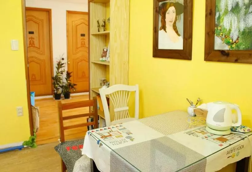 Retkeilymaja Aark House