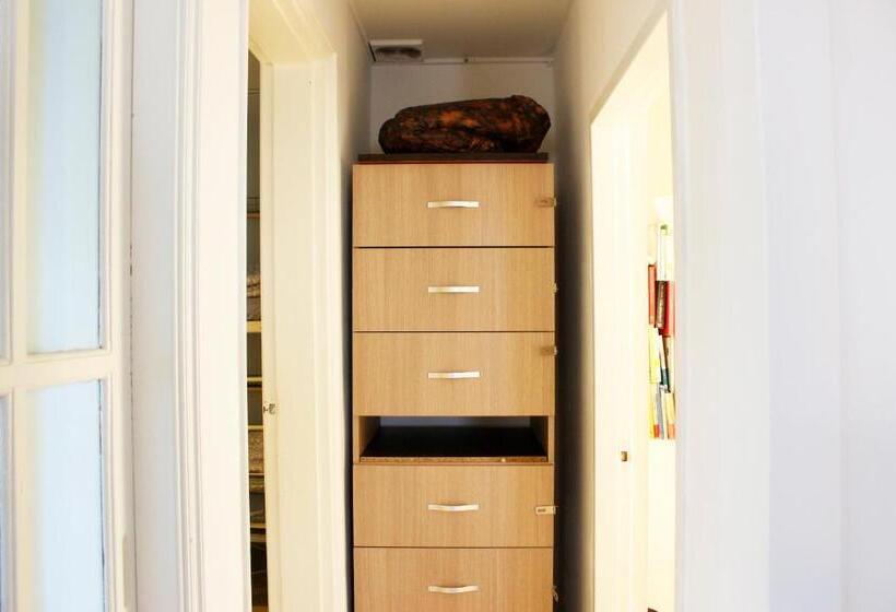 הוסטל Aark House