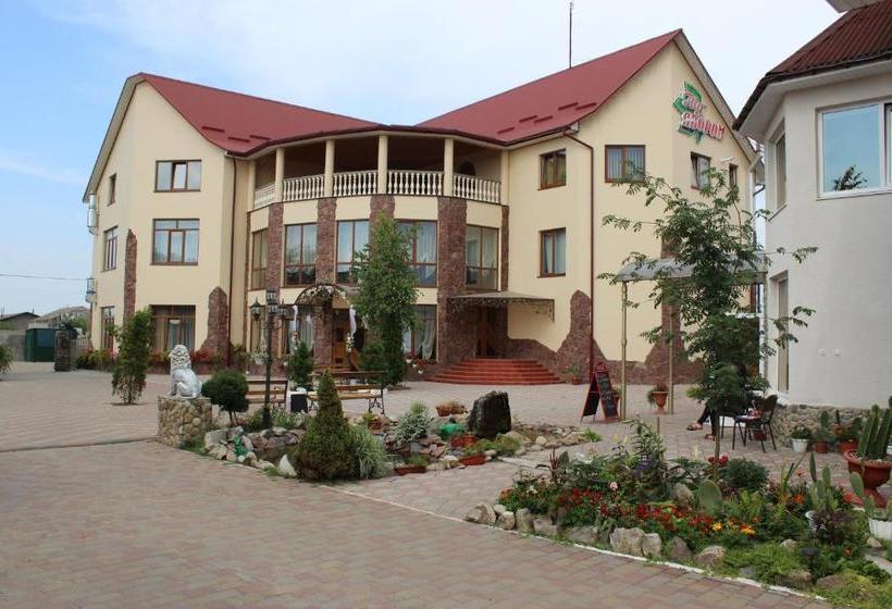 هتل Pid Yavorom