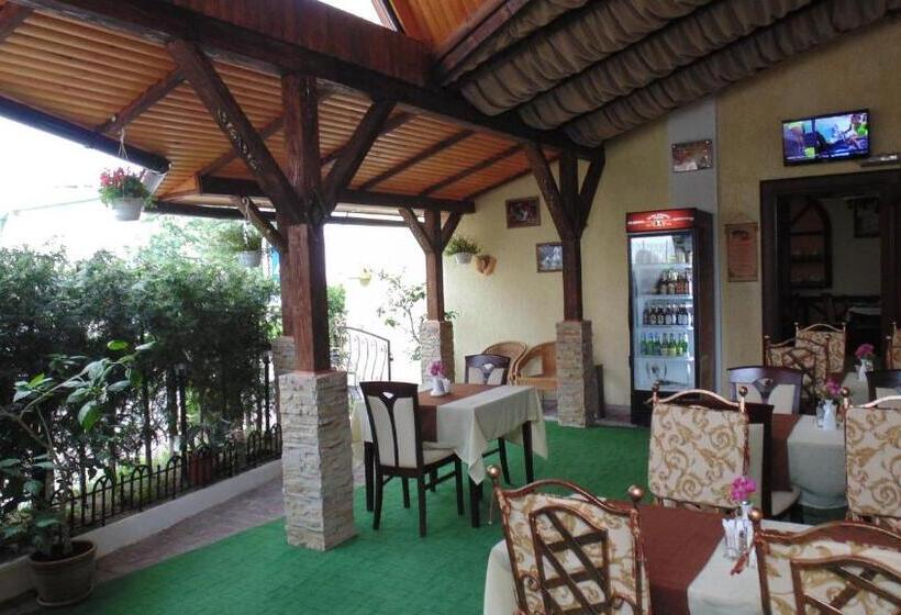 호텔 &restaurant Senator