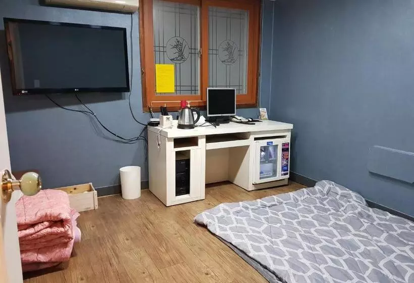 مُتل Busan Inn