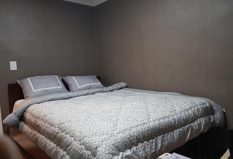 Мотель Busan Inn